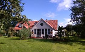 White Cottage B And B